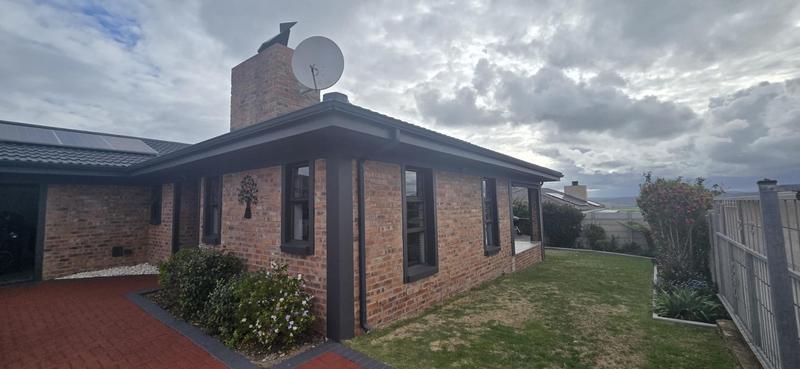 3 Bedroom Property for Sale in Reebok Western Cape